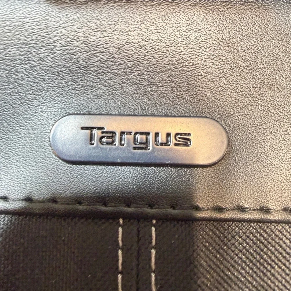 Targus Laptop Messenger Bag Unisex Black TCT027US-94 Padded Shoulder Strap 16in